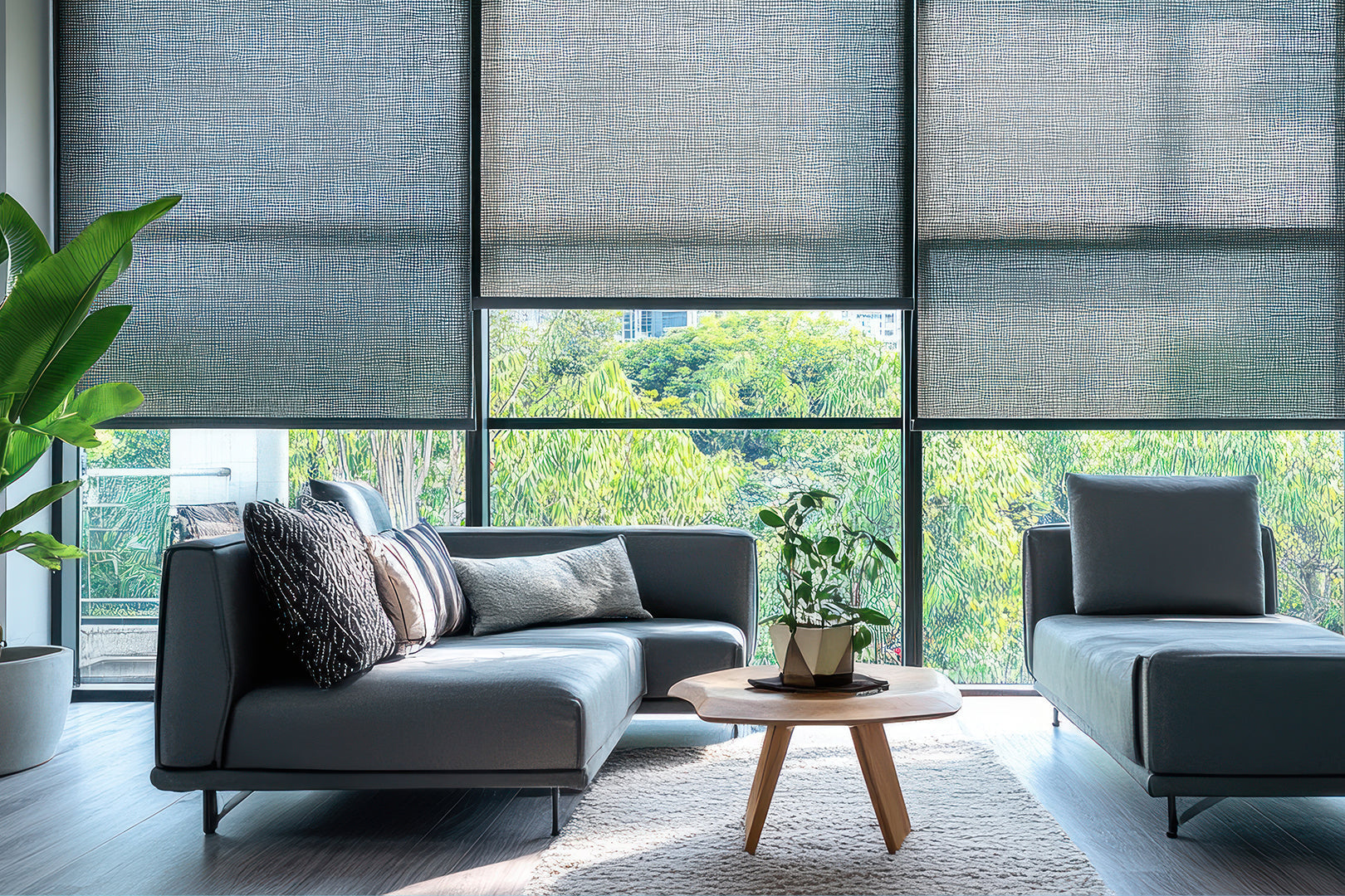 Motorized Blinds vs Manual Blinds for Smart Home Integration